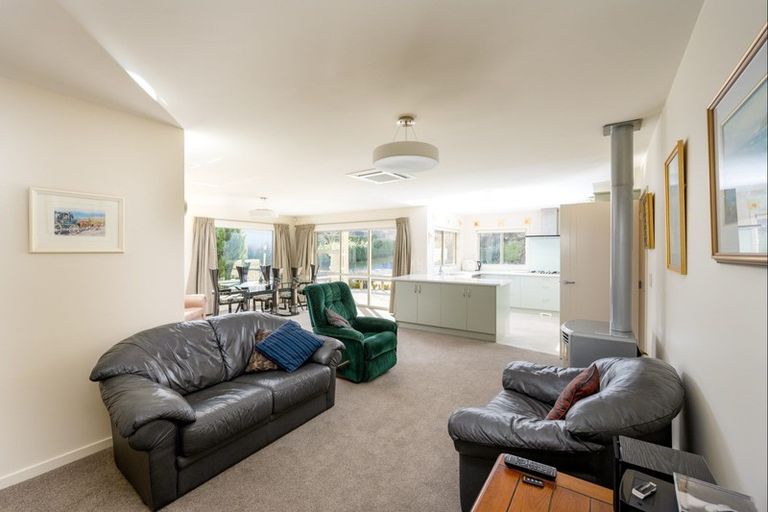 Photo of property in 2 Island View Place, Wanaka, 9305