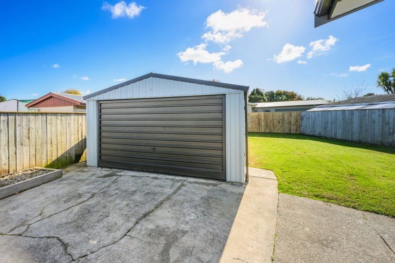 Photo of property in 9 Pinedale Parade, Milson, Palmerston North, 4414