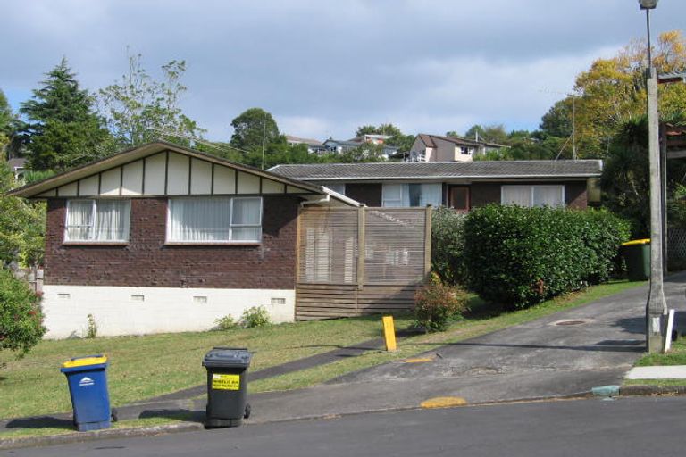 Photo of property in 1/12 Newstead Avenue, Browns Bay, Auckland, 0632