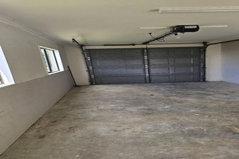 Photo of property in 283a Don Buck Road, Massey, Auckland, 0614