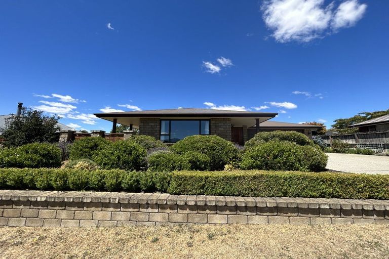 Photo of property in 33 Meadowstone Drive, Wanaka, 9305