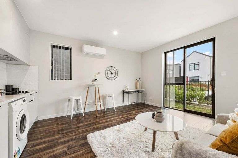 Photo of property in 8 Skua Road, Hobsonville, Auckland, 0616