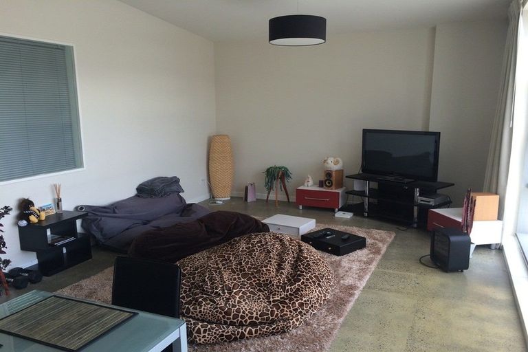 Photo of property in 25u1 Home Street, Mount Victoria, Wellington, 6011