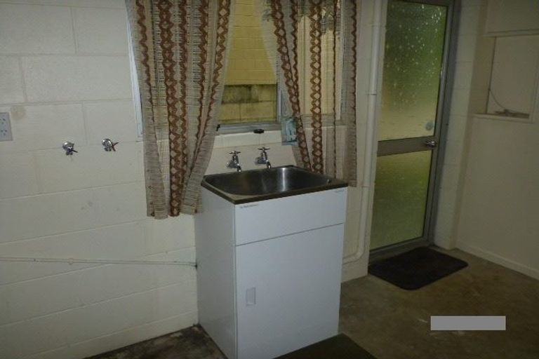 Photo of property in 160 Bombay Road, Bombay, 2675