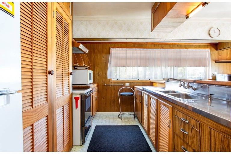 Photo of property in 20 Koromiko Street, New Lynn, Auckland, 0600