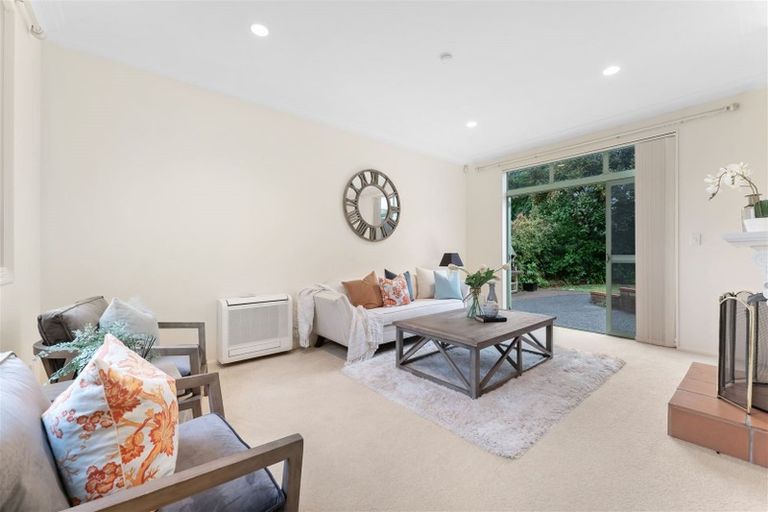 Photo of property in 19 Gilberd Place, Torbay, Auckland, 0630