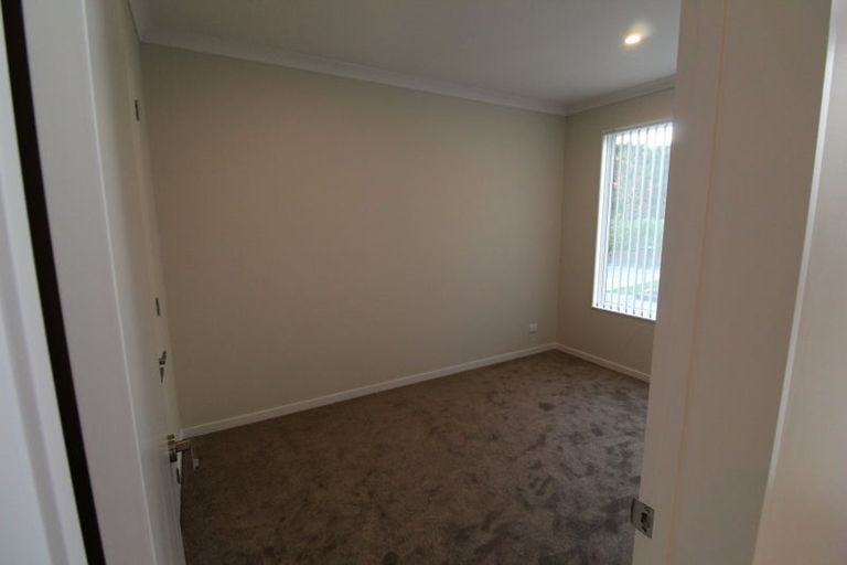 Photo of property in 17 Grove Way, Riverhead, 0820