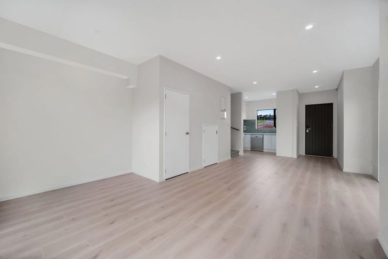 Photo of property in 8a Poruru Close, Papakura, 2110