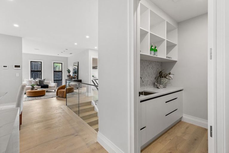 Photo of property in 7 Halcyon Bay Lane, Wainui, 0992