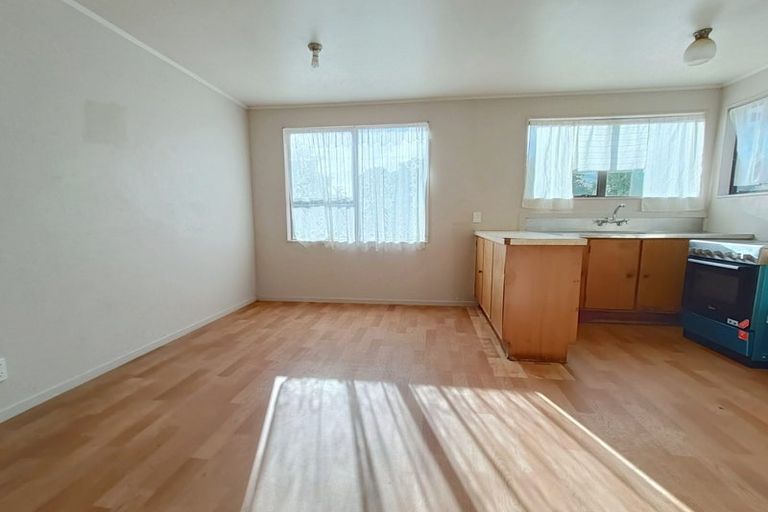 Photo of property in 2/15 Trimdon Street, Randwick Park, Auckland, 2105