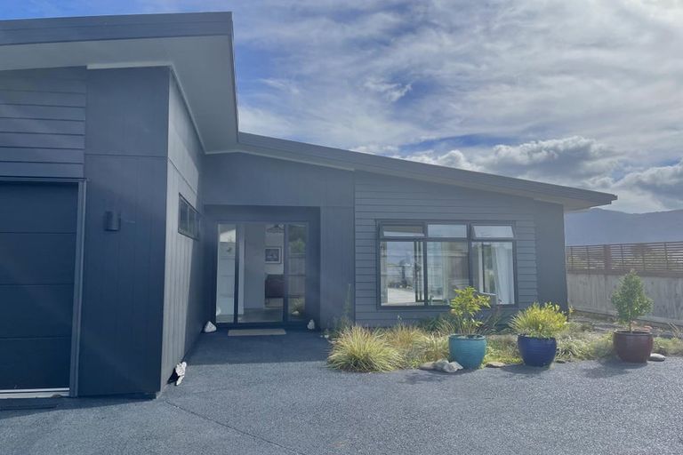 Photo of property in 4 Mcdonald Place, Collingwood, 7073