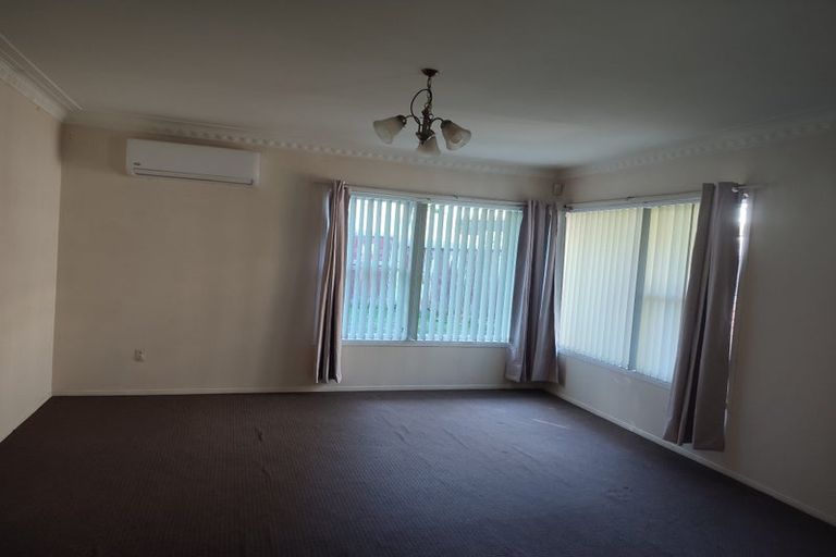 Photo of property in 2/218 Pakuranga Road, Pakuranga Heights, Auckland, 2010