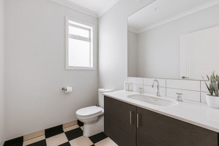 Photo of property in 40 Broadwater Close, Pyes Pa, Tauranga, 3112