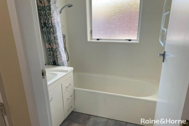 Photo of property in 140 Kingswood Road, Brookfield, Tauranga, 3110