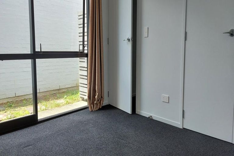 Photo of property in 2 Sacred Kingfisher Road, Hobsonville, Auckland, 0616