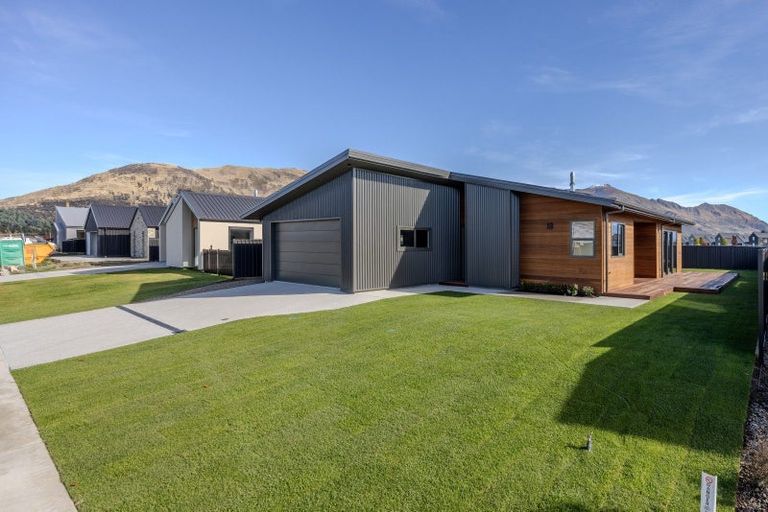 Photo of property in 9 Packer Road, Wanaka, 9382