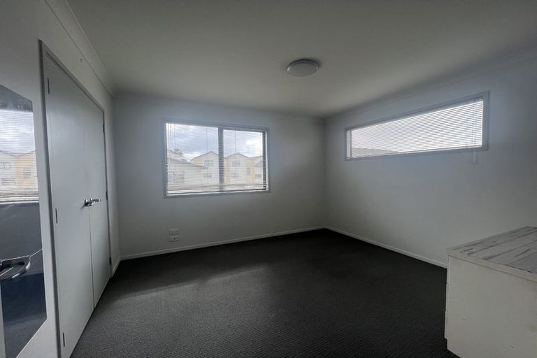 Photo of property in St Claire Village, 1/172 Mcleod Road, Te Atatu South, Auckland, 0610