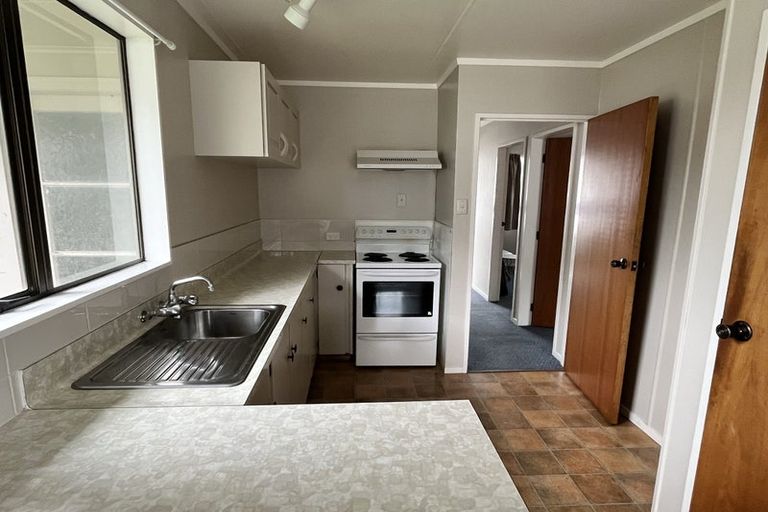 Photo of property in 201a Newlands Road, Newlands, Wellington, 6037