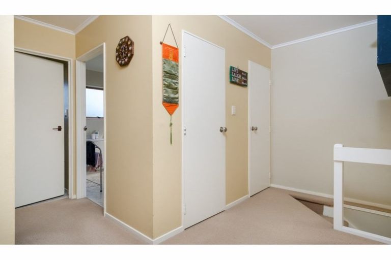 Photo of property in 4/90 Lynwood Road, New Lynn, Auckland, 0600