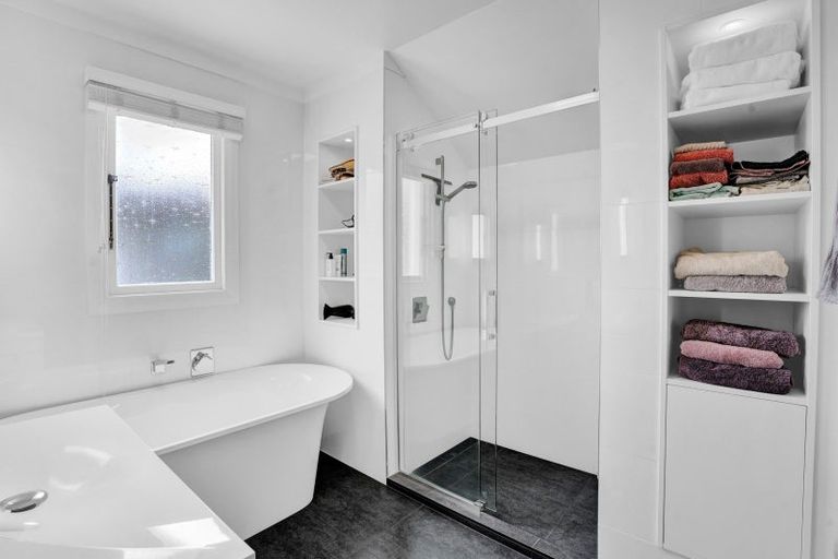 Photo of property in 34 Robe Street, New Plymouth, 4310