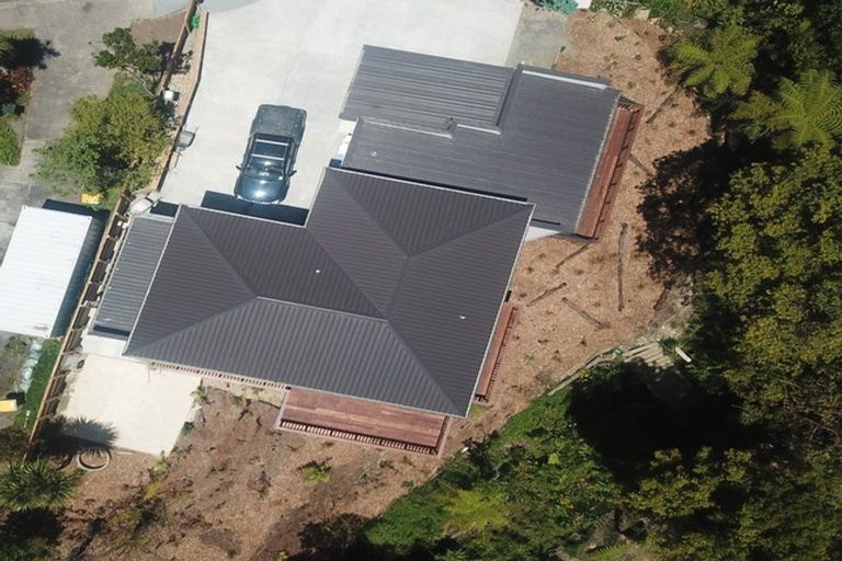 Photo of property in 20 De Val Drive, Titirangi, Auckland, 0604