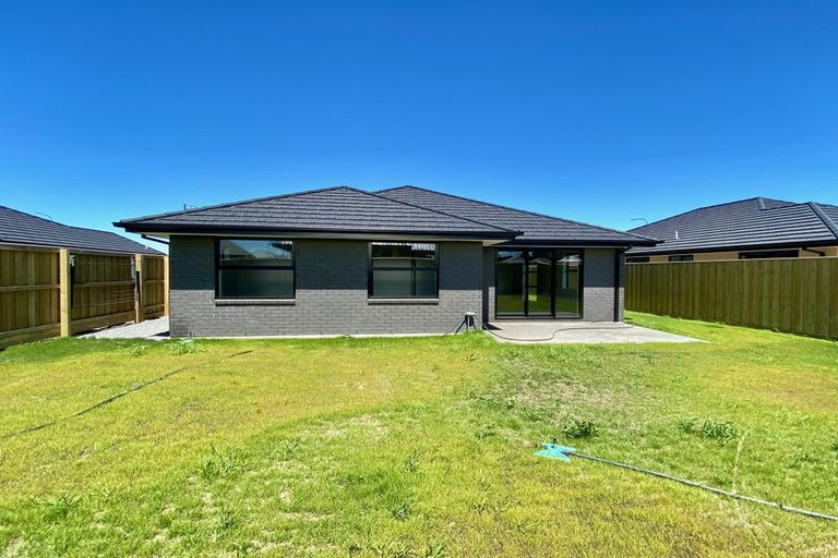 Photo of property in 24 Eileen Way, Rolleston, 7615