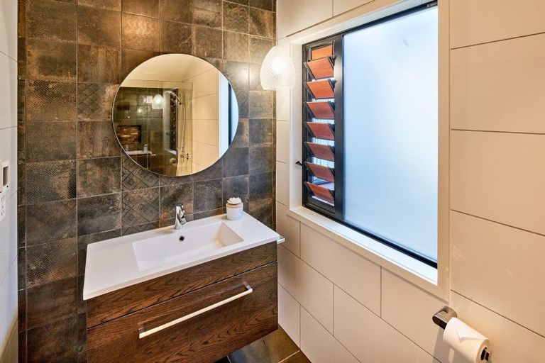 Photo of property in 15 Rua Street, Lyall Bay, Wellington, 6022