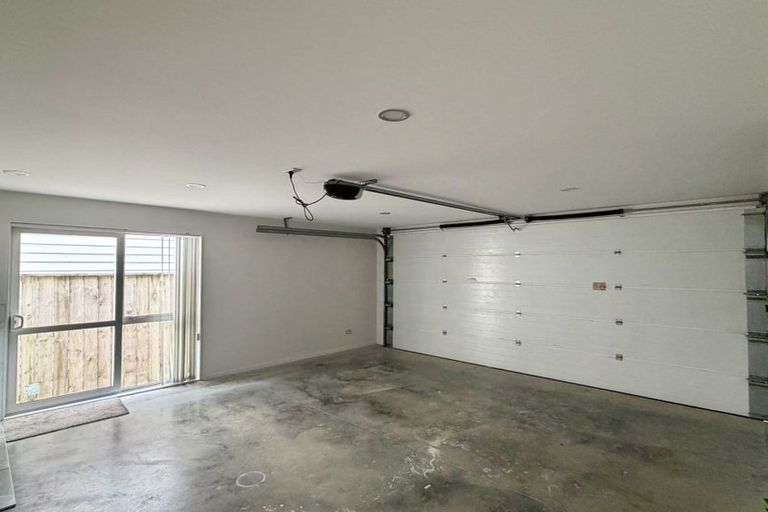 Photo of property in 150 Smales Road, East Tamaki, Auckland, 2013