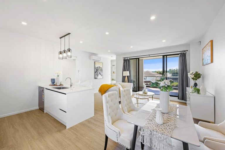 Photo of property in 24c Tomintoul Place, Highland Park, Auckland, 2010
