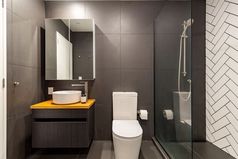 Photo of property in 10/165 Hobsonville Point Road, Hobsonville, Auckland, 0616