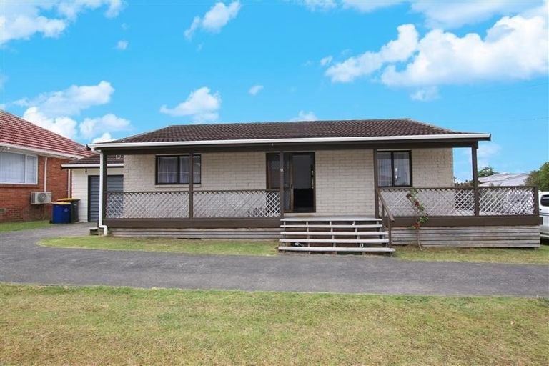Photo of property in 5 Strid Road, Te Atatu South, Auckland, 0610