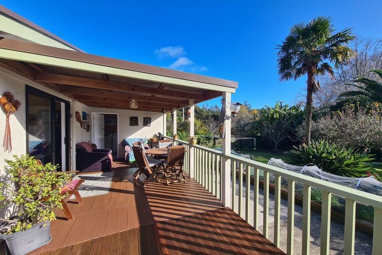 Photo of property in 15 Driving Creek Road, Coromandel, 3506