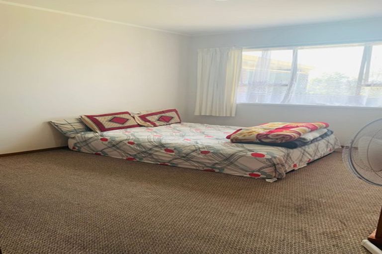 Photo of property in 60 Strid Road, Te Atatu South, Auckland, 0610