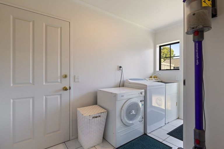 Photo of property in 18 Dougherty Place, Hokowhitu, Palmerston North, 4410