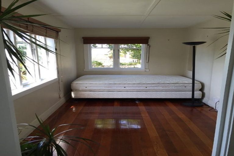Photo of property in 23 Inkster Street, Birkenhead, Auckland, 0626