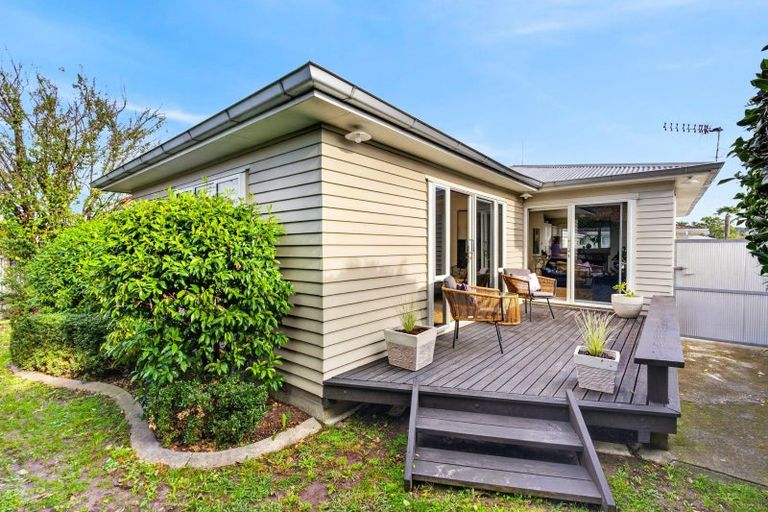 Photo of property in 1/11 Chester Street, Taradale, Napier, 4112