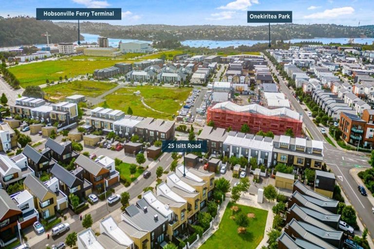 Photo of property in 25 Isitt Road, Hobsonville, Auckland, 0616