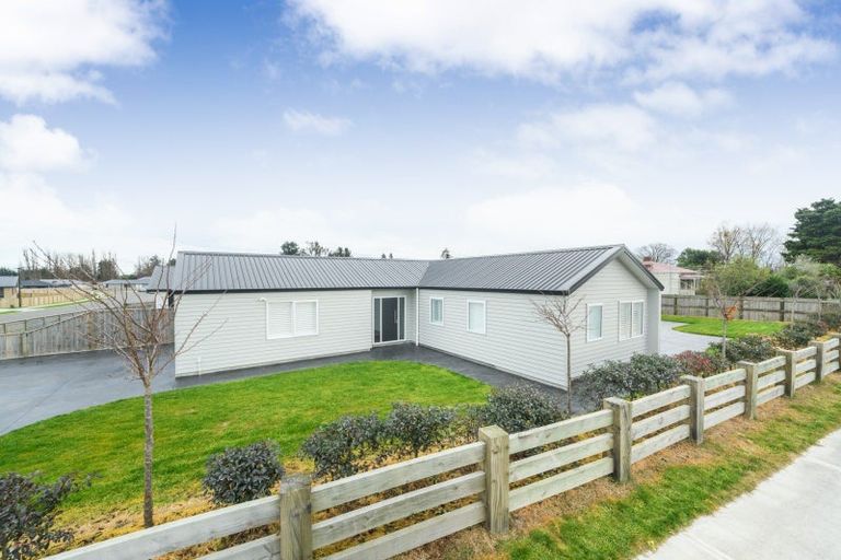 Photo of property in 2 Oldfield Lane, Marton, 4710