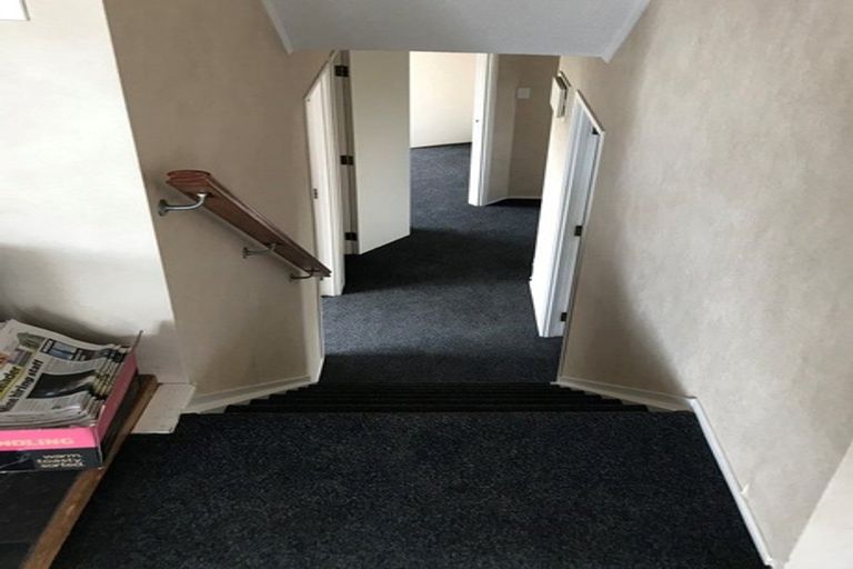 Photo of property in 3/75 Stanley Road, Glenfield, Auckland, 0629