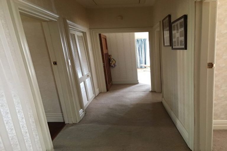 Photo of property in 11 The Parade, Island Bay, Wellington, 6023