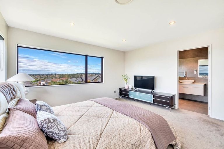 Photo of property in 14 Platinum Rise, Ranui, Auckland, 0612