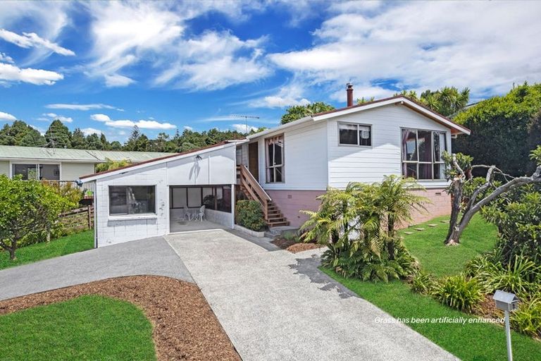 Photo of property in 2 Ensign Place, Hillcrest, Auckland, 0627