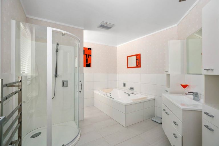 Photo of property in 48 Kelliher Drive, Wanaka, 9305