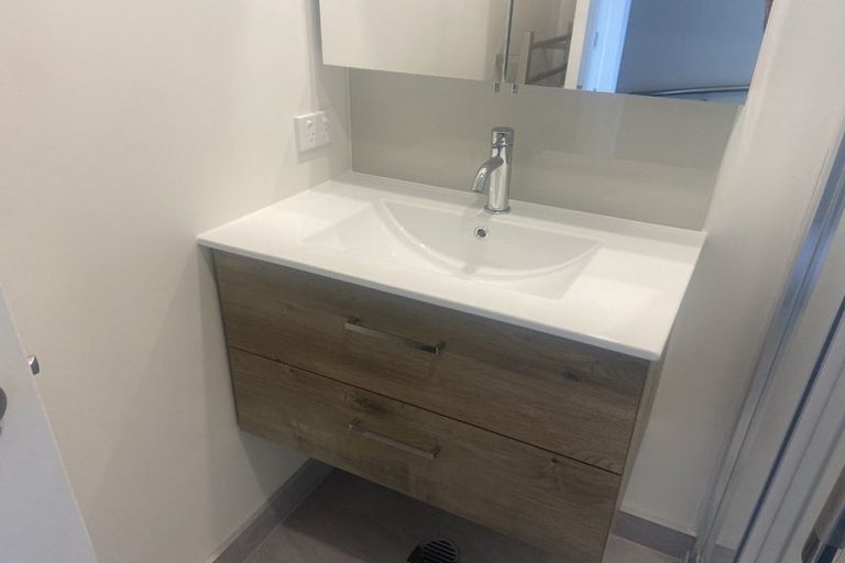 Photo of property in 37 Selo Street, Glen Eden, Auckland, 0602