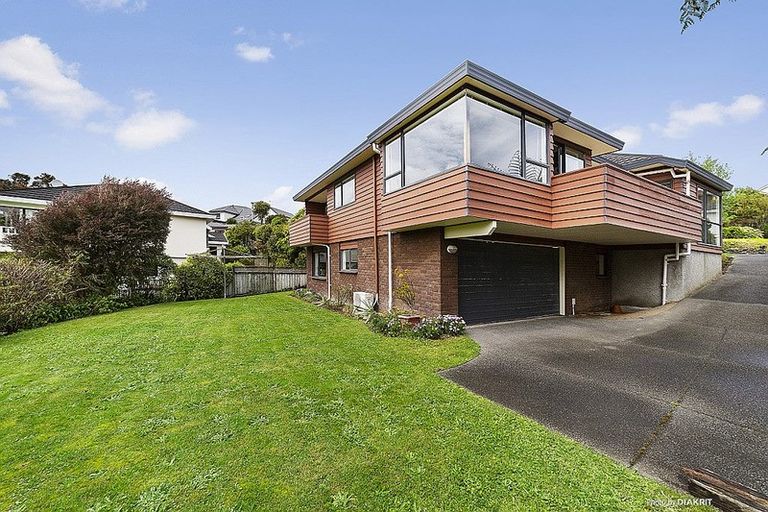 Photo of property in 14 Longmont Terrace, Churton Park, Wellington, 6037