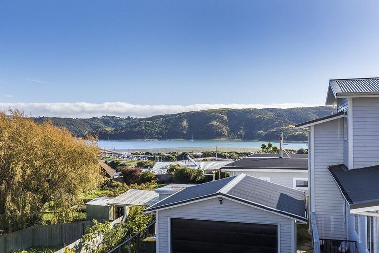 Photo of property in 8 Kiriwai Road, Paremata, Porirua, 5024