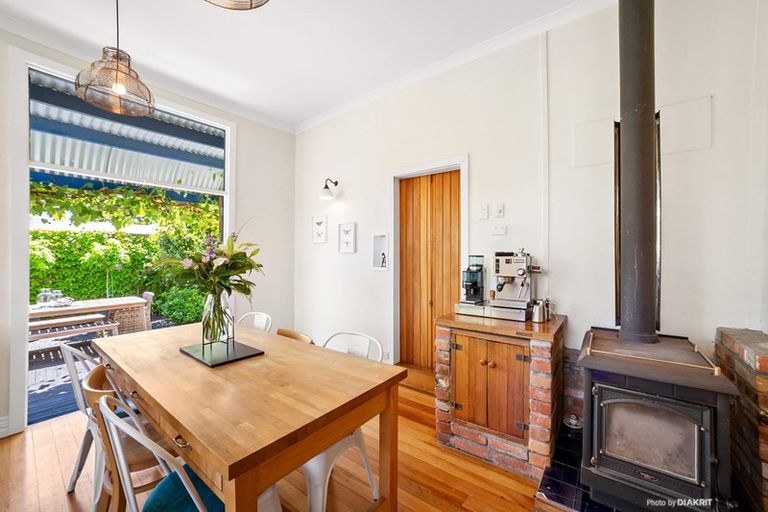 Photo of property in 16 Jellicoe Street, Greytown, 5712