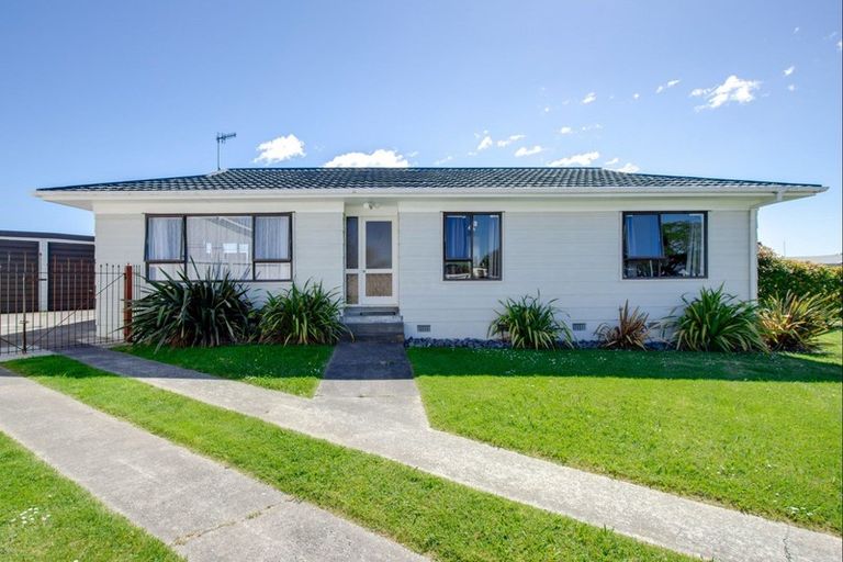 Photo of property in 10 Glamorgan Avenue, Tamatea, Napier, 4112