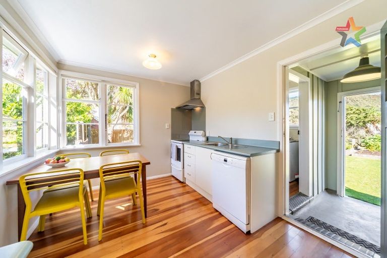 Photo of property in 126 Kowhai Street, Naenae, Lower Hutt, 5011