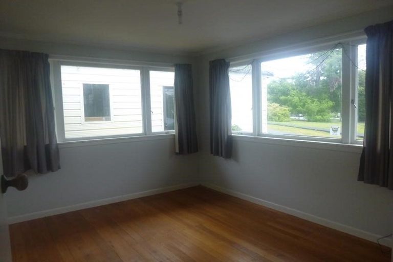 Photo of property in 28 Forest Hill Road, Henderson, Auckland, 0612